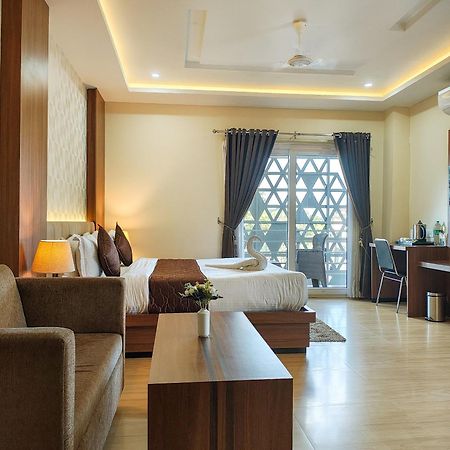 Hotel Bliss Jorhāt エクステリア 写真