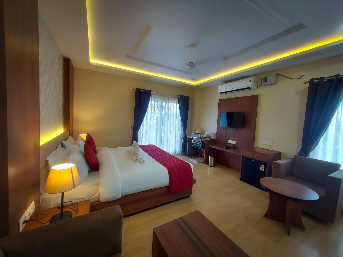 Hotel Bliss Jorhāt エクステリア 写真