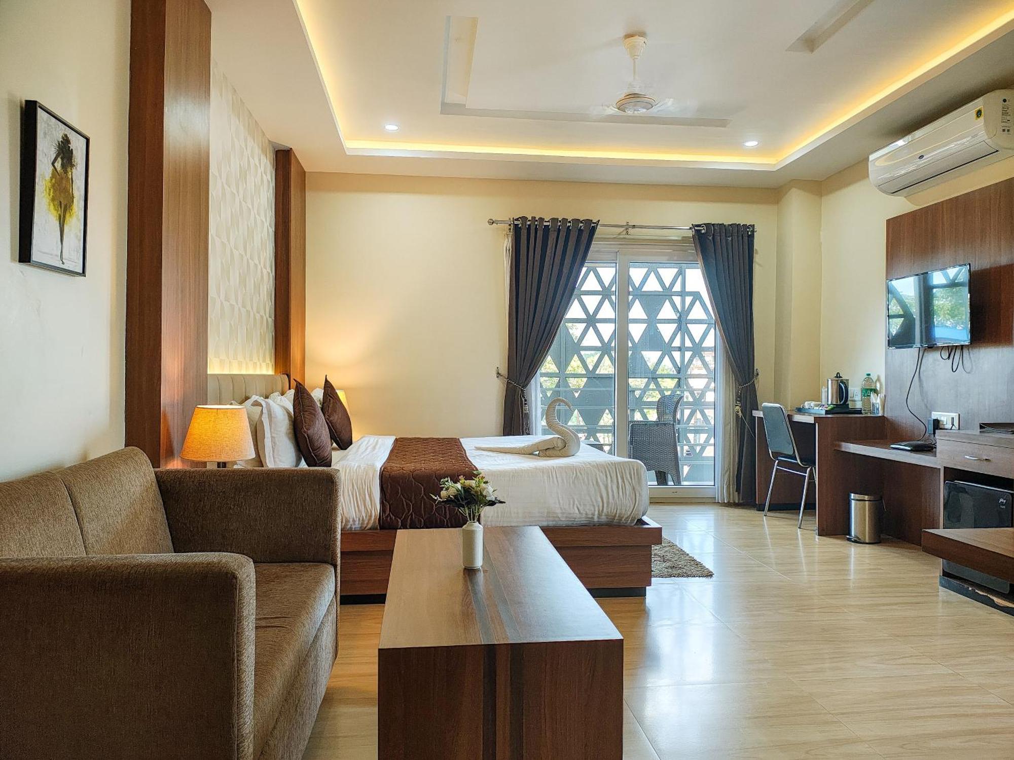 Hotel Bliss Jorhāt エクステリア 写真